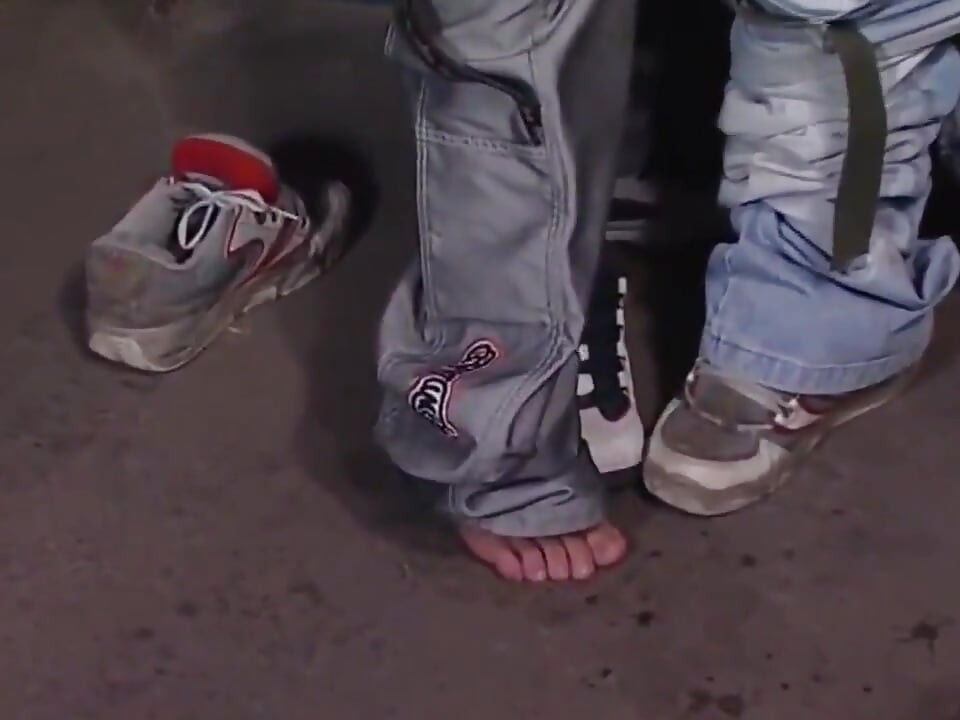 Gänget - Tysk skater Twink action med Sniff, strumpor och sneakers