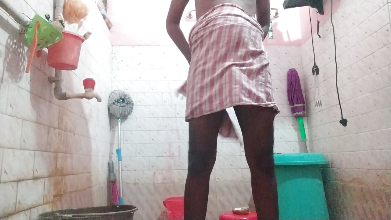 Tamil10inchesbbc seksi vruća kupka