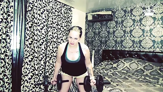 Biceps meydan okuması için 105 ağırlık kaldırma tekrarı!