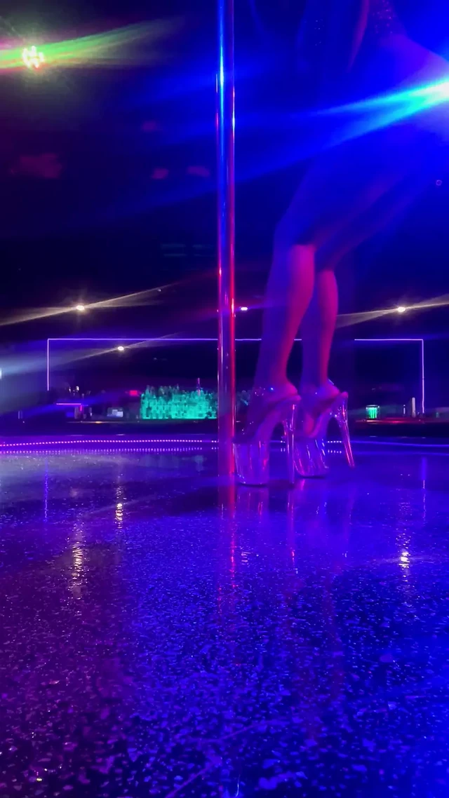 Part 2 Shacking My Ass Sliding on this Pole