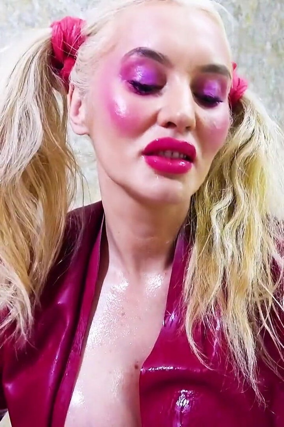 Bimbofication lipsnosis sissy slave joi huulipuna