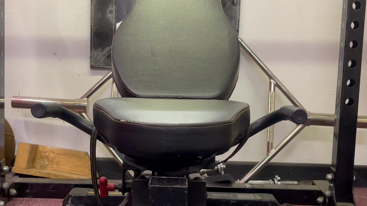 Potisak s klupe u nagibu u gaćicama