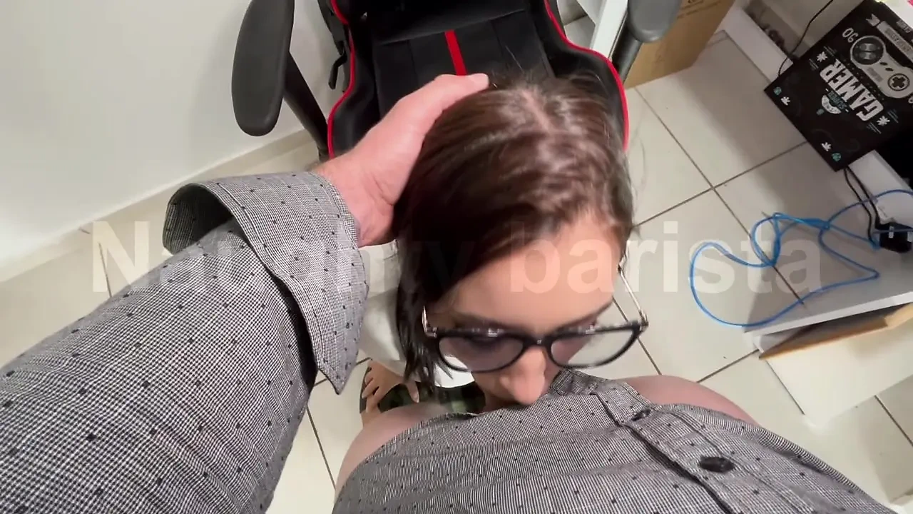 Throwing the dick at the condominium preppy