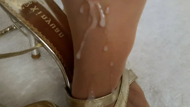 Feet in Nylons big cum