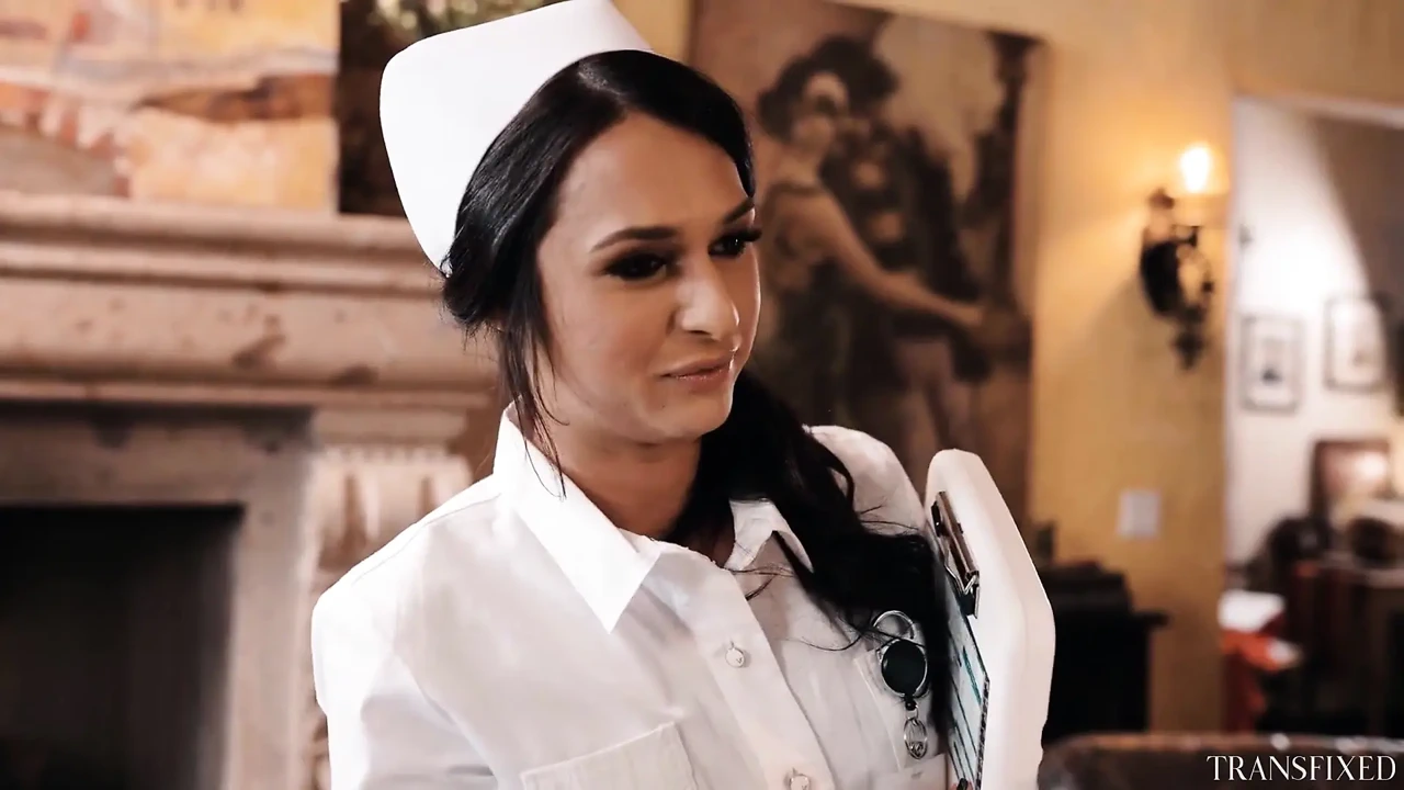 Transfixed - 变性人和顺式护士有激烈的狂欢