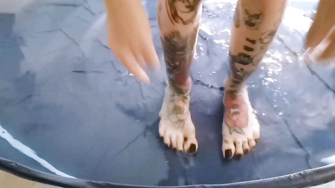 goddesslolli WATER-GLOVES-FEET