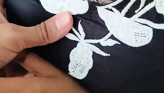 Hintli utangaç yenge ev sahibi tarafından sert sikiliyor