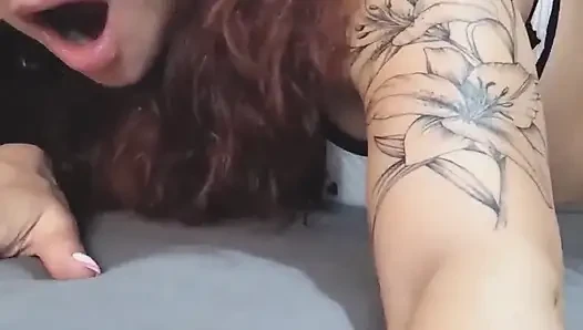 Seks penuh gairah, sepong kontol, crot di mulut