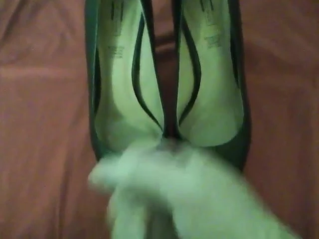 Ihre Schuhe besamt