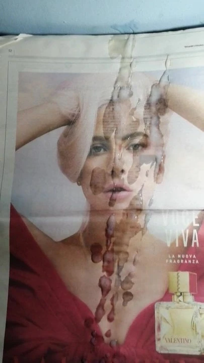Lady Gaga Cum Tribute - riesige Cumshot-Zeitungswerbung