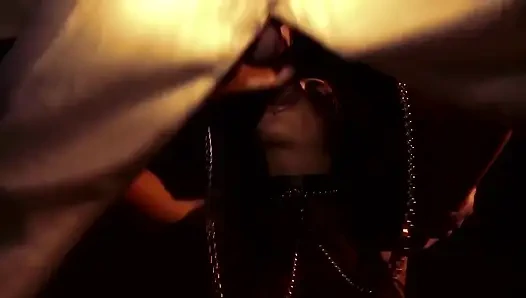 Blonde Faust-schlampe Fistet Zum Ellenbogen Und Squirtet Fountain - Gleiches Solo!