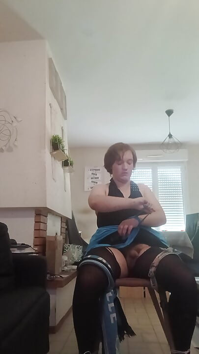 Self bondage, cumshot