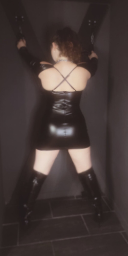 Maitresse Acanthus