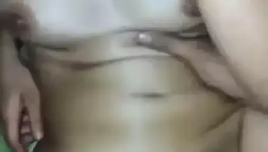 indonesian GF tight pussy gets fucked