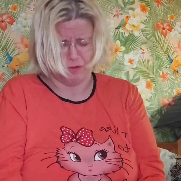 孤独的继子勾引继母做爱