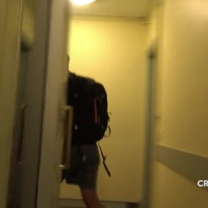 Esteban se fait baiser sans capote par une Arabe hétéro curieuse