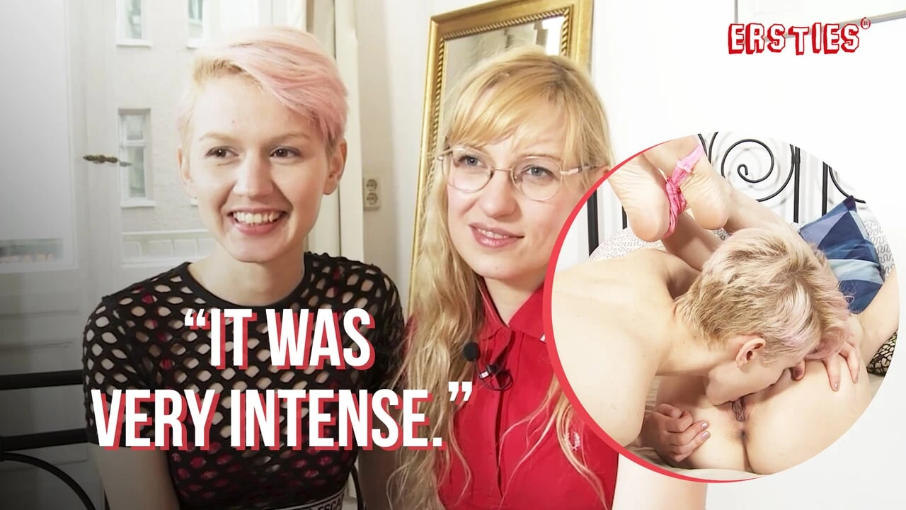 Ersties - Roztomilá holka Vicky sváže Natalii a dává jí sexy lesbické potěšení