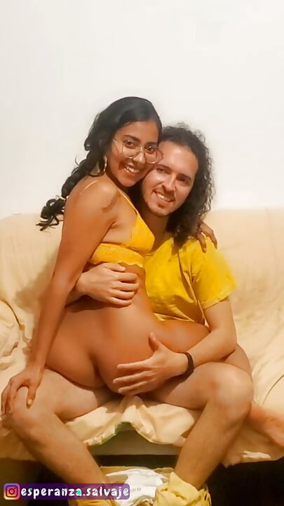 אני מזיין את המזכירה הסקסית שלי בתחתונים צהובים