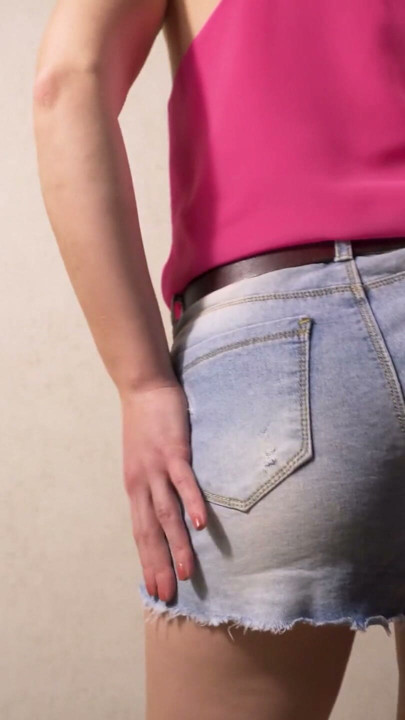 Apertado jeans shorts visível calcinha linha provocação | Clipe 1