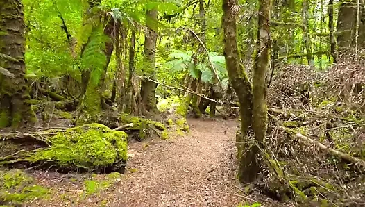 Evi temizliyorum, patrondaydım ve sırtım çok acıtıyordu, patronum beni rahatlatıyor, tam Hintçe viral video