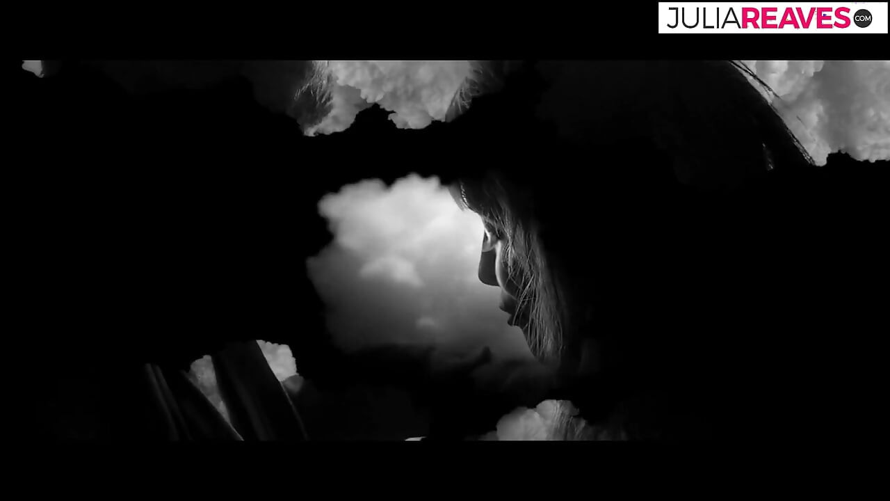 Napalona dziwka uwielbia być pieprzona od tyłu