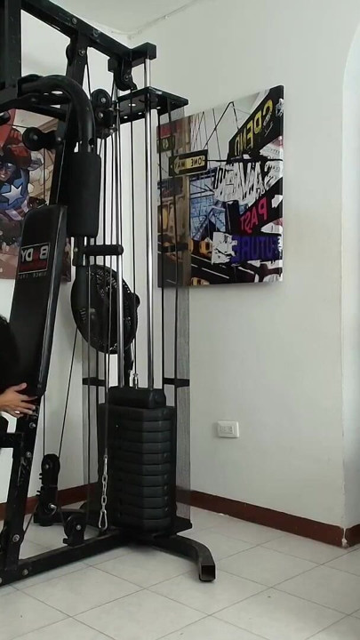TRÉNUJEME SPOLU, ALE ON JE SEXY A ŽÁDÁ O MÉHO PTÁKA | Klip 1