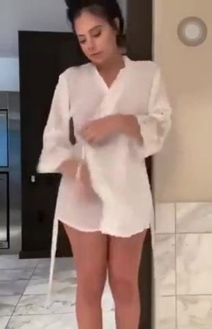 Duscha sasha skakar hennes röv