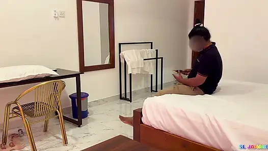 Rest House Supervisor Sex with Cleaning Staff Girl
