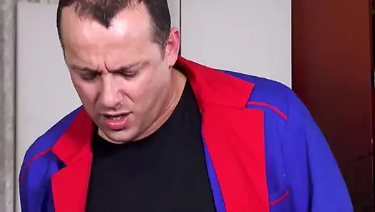 Büyük memeli seksi Suzy derin aşk içinde