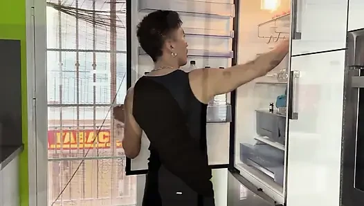Bug Stepdaddy Fucking at the Kitchen