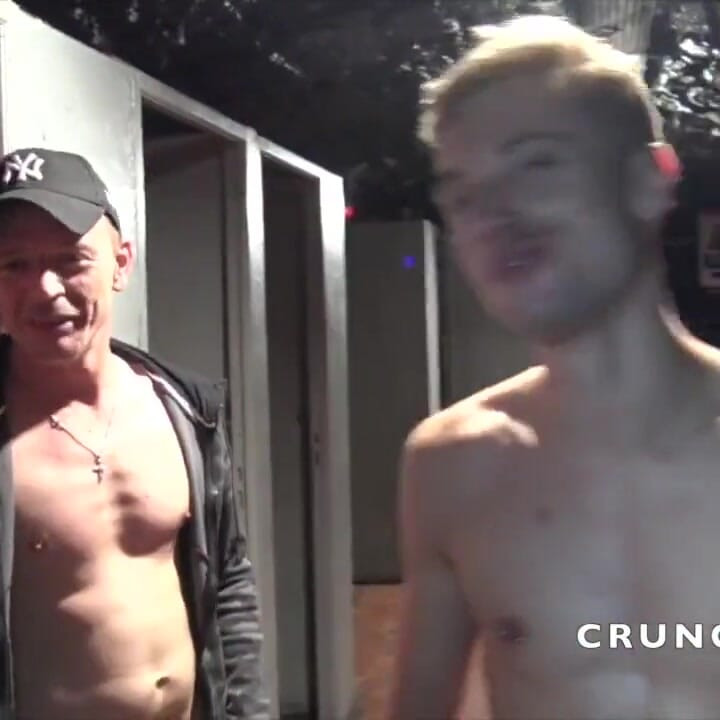 Alex fodida em pêlo por XXL pau de bad boy nos bastidores