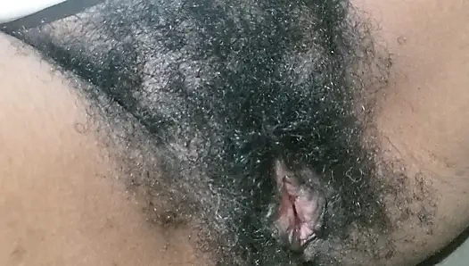 Muschi-sex in gesellschaft mit britischer amateurin schafft eine verführerische erwachsenen-fantasie, die mit natürlicher chemie gefüllt ist