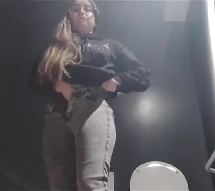 Du tittar på mig gå på toaletten