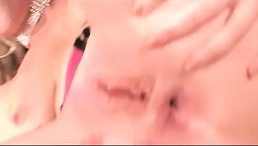 Büyük Memeli Üvey Anne Üvey Oğlunu Sikiyor - File Çoraplı Sarışın Orta Yaşlı Seksi Kadın