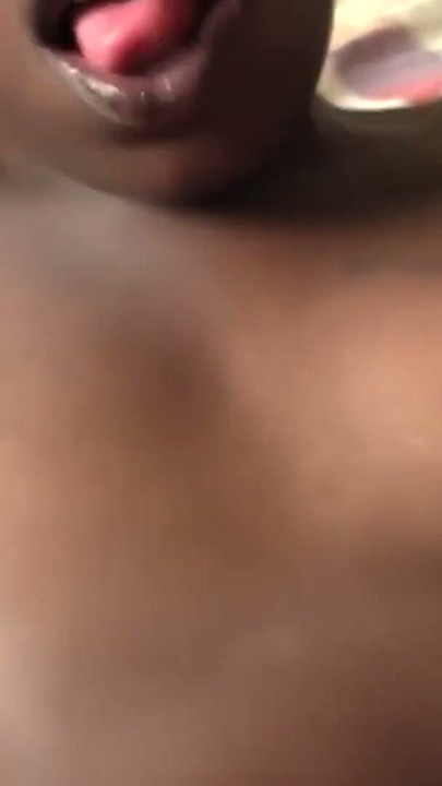 Rwandese gỗ mun cummed trên sau công việc qua lớn tinh ranh trắng ông chủ | Đoạn video ngắn 1