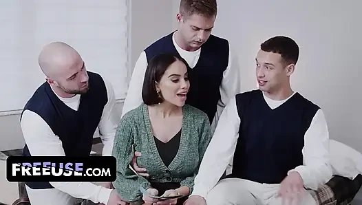 Büyük memeli orta yaşlı seksi kadın victoria june, danny steele ve nicky asi vahşi grup sikişinde