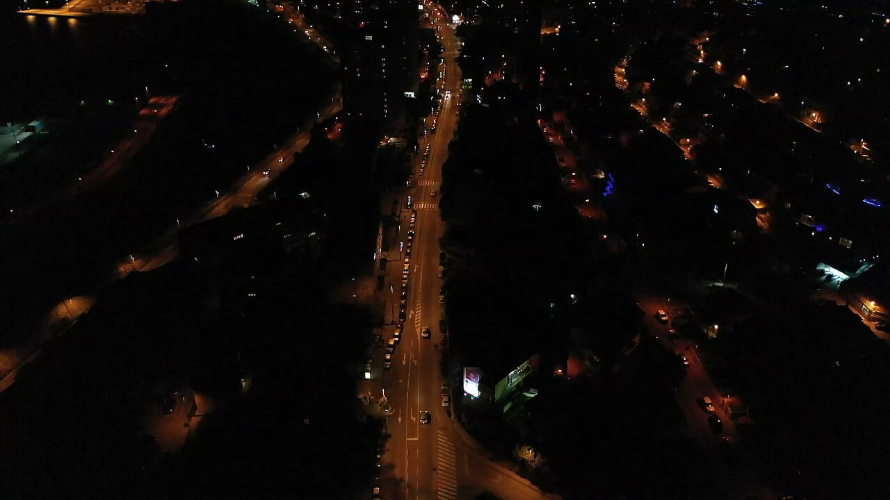 chill street at night safe