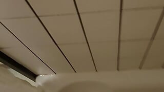 Thủ dâm thú vị trong phòng tắm