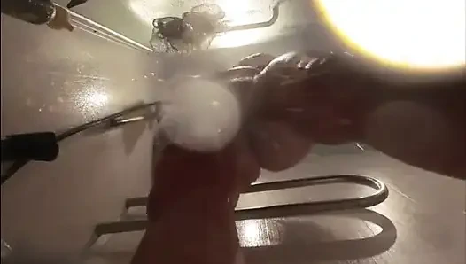 Üvey kız kardeşlerin banyosunda web kamerası. Erkek arkadaşıyla seks yaptıktan sonra ıslak amcık