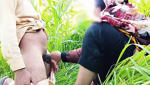 Mamma indiana e figliastro kheton mein choda bahut maja aaya