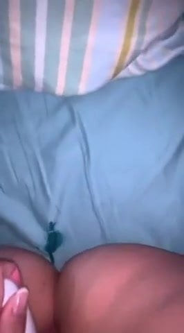 Meine Ficke wixt sich hart und nass