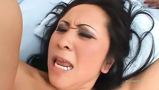 Tante seksi kitty langdon nyepong kontol dan dientot habis-habisan