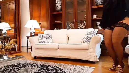 Schöne Blonde Reife Ehefrau Genießt Sex in Strümpfen