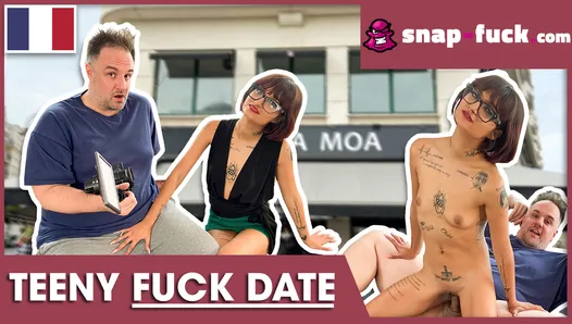 スリムなティーンチンポ中毒キャンディーとホットなセックスデート！ snap-fuck.com