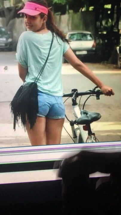 Randi Rhea Chakraborty hate cum tribute