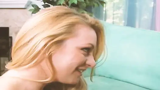 Домохозяйка обожает черную блондинку с большими попками милфа обожает межрасовый трах