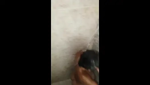 Я УСТАНОВИЛ КАМЕРУ В ВАННОЙ, И ОНА СНИМАЕТ НА ВИДЕО МОЮ СВОДНУЮ СЕСТРУ ПРИНИМАЮЩЕЙ ДУШ, ЗАТЕМ Я ИДУ В ВАННУ С НЕЙ, И МЫ СЕКСОМ ВМЕСТЕ