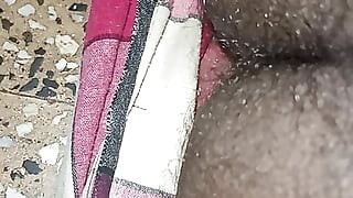 My wife massage my penis night pussy fucking