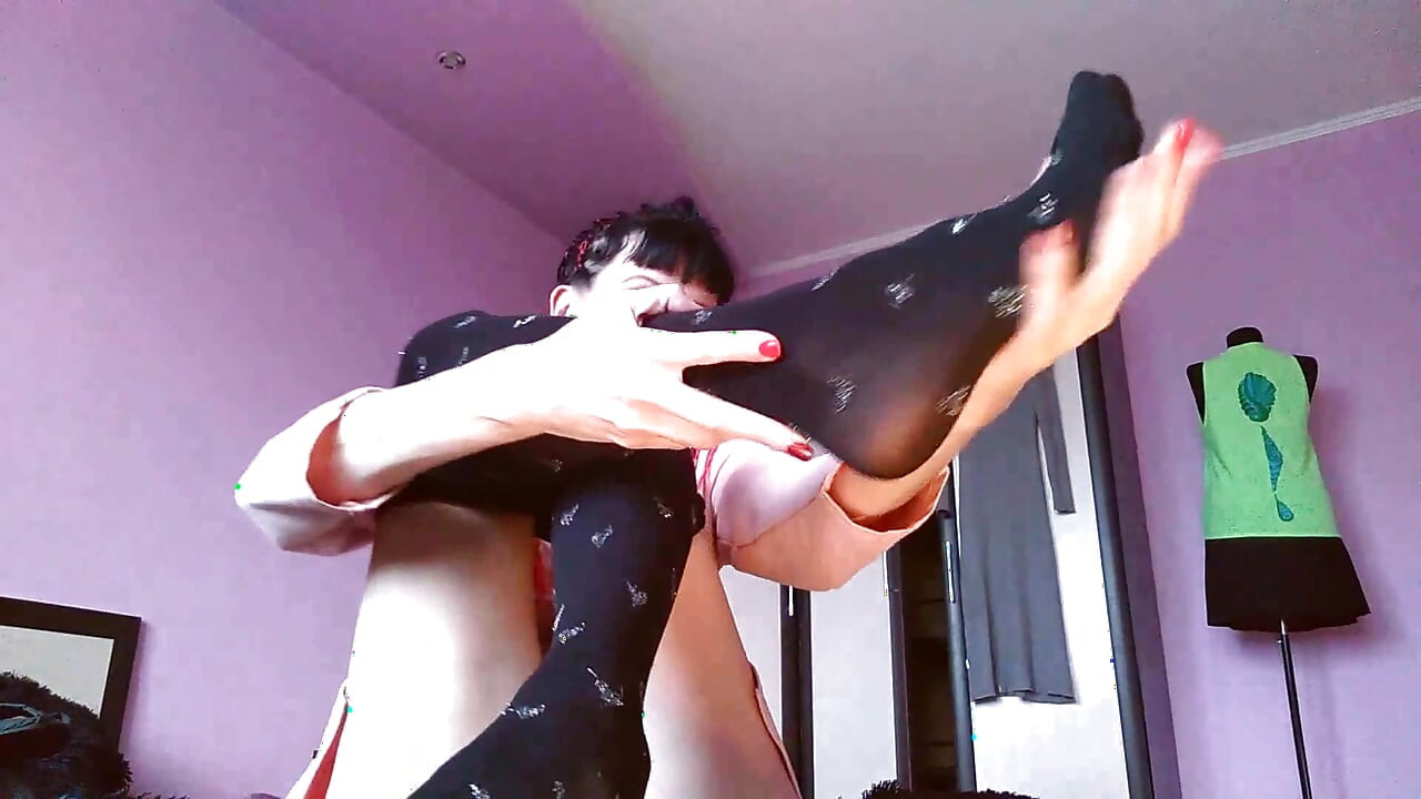 Pantimedias fetiche vistiéndose pantimedias fetiche ginnagg