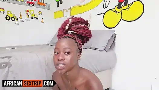 Memek sempit gadis kulit hitam dientot habis-habisan sama kontol besar pria kulit putih amerika